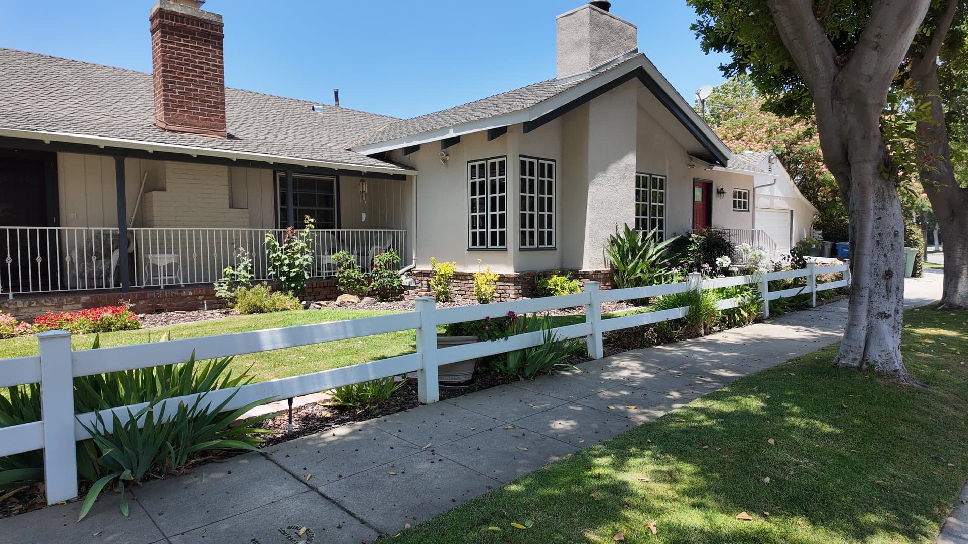 Vinyl Ranch Rail Fence