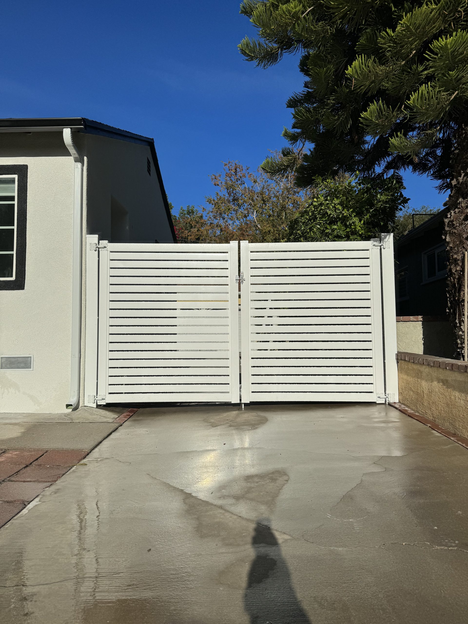 Los Angeles Vinyl Rolling Gate